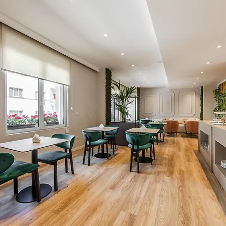 Aquila D 4* Durrës